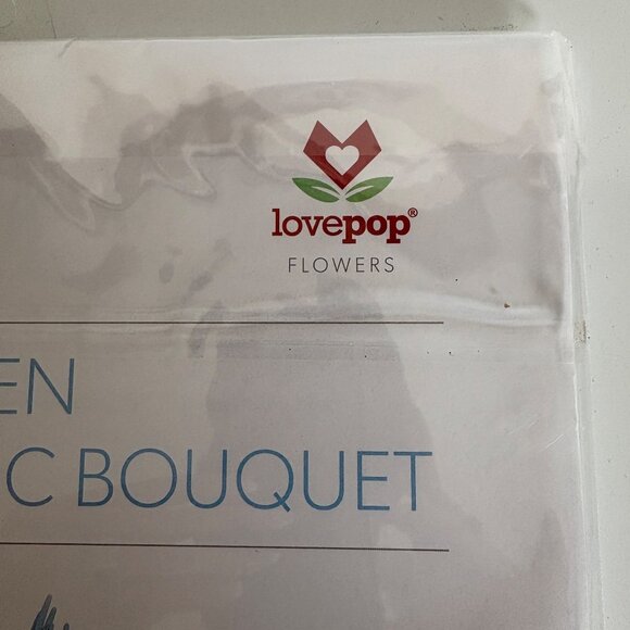 Lovepop Flowers Disney Frozen Elsas Ice Magic Bouquet Standalone Centerpiece NEW - Picture 3 of 5